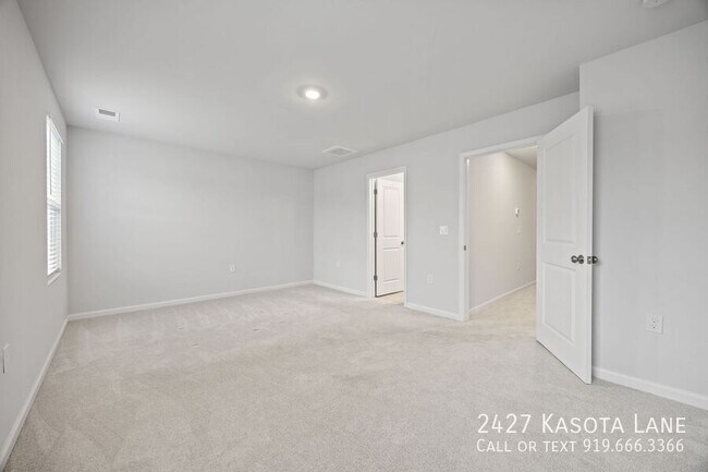 Building Photo - 2427 Kasota Ln
