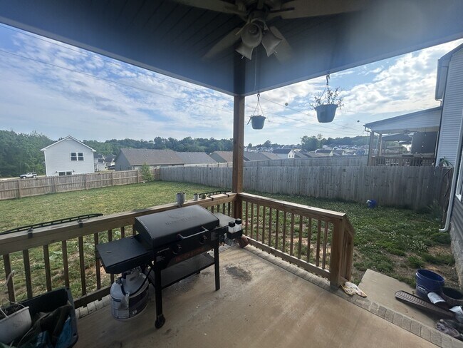 Building Photo - 427 Mattingly Dr