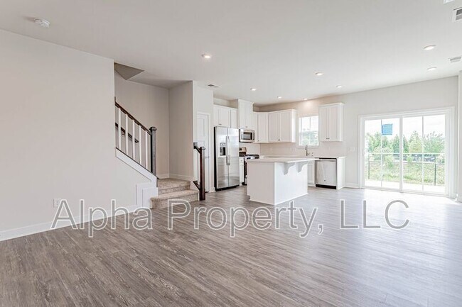 Building Photo - 127 Roseridge Dr