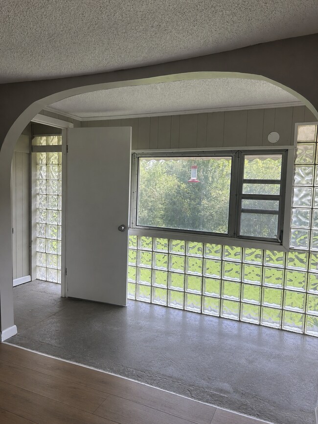 Building Photo - 4200 Wilkesview Dr