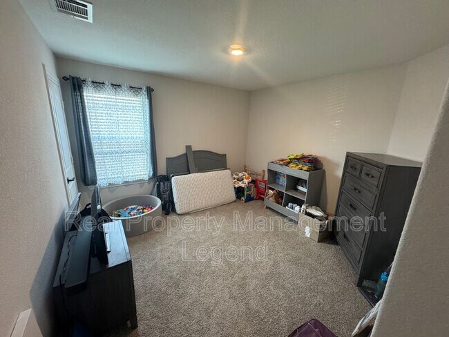 Building Photo - 1210 Bullock Dr