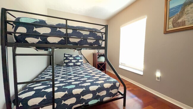 Building Photo - Fully Furnished Two Bedroom Long Term Beach Apartment for Rent