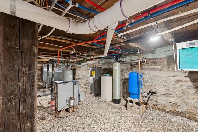 Building Photo - Modern Comfort Meets Country Charm in Cumberland