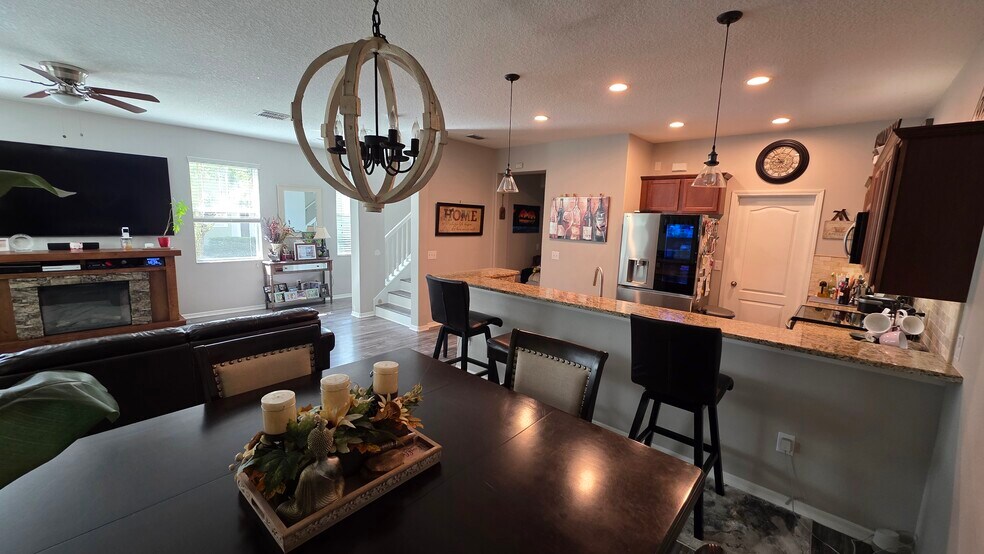 Building Photo - 20219 Indian Rosewood Dr