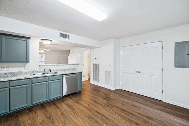 Building Photo - 354 Arapaho Dr