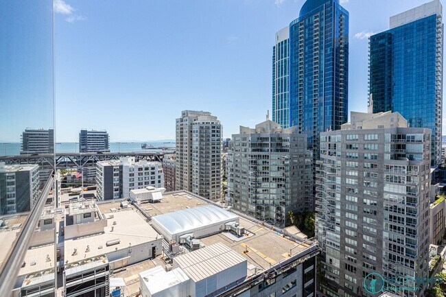 Building Photo - Rincon Hill: Bright & Spacious Condo w/ A/...