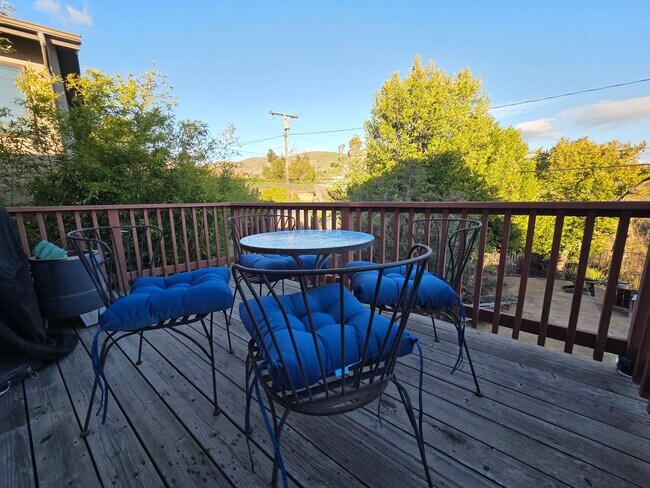 Building Photo - Wonderful Mid Century Home available for lease