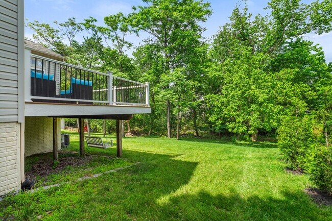 Building Photo - 6331 Claridge Dr S
