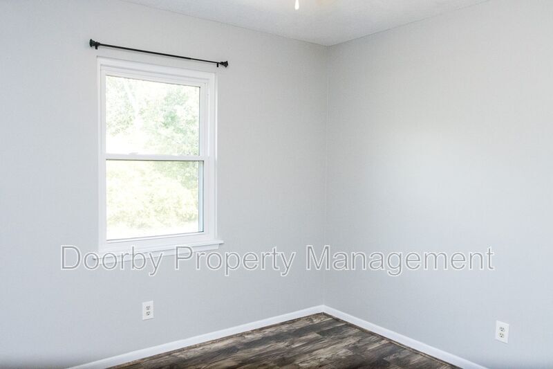 Building Photo - 6216 Shawtee Ln