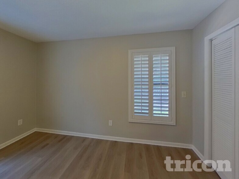 Building Photo - 15803 Hampton Village Dr