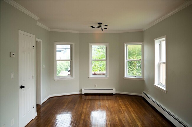 Building Photo - 339 Midland Ave