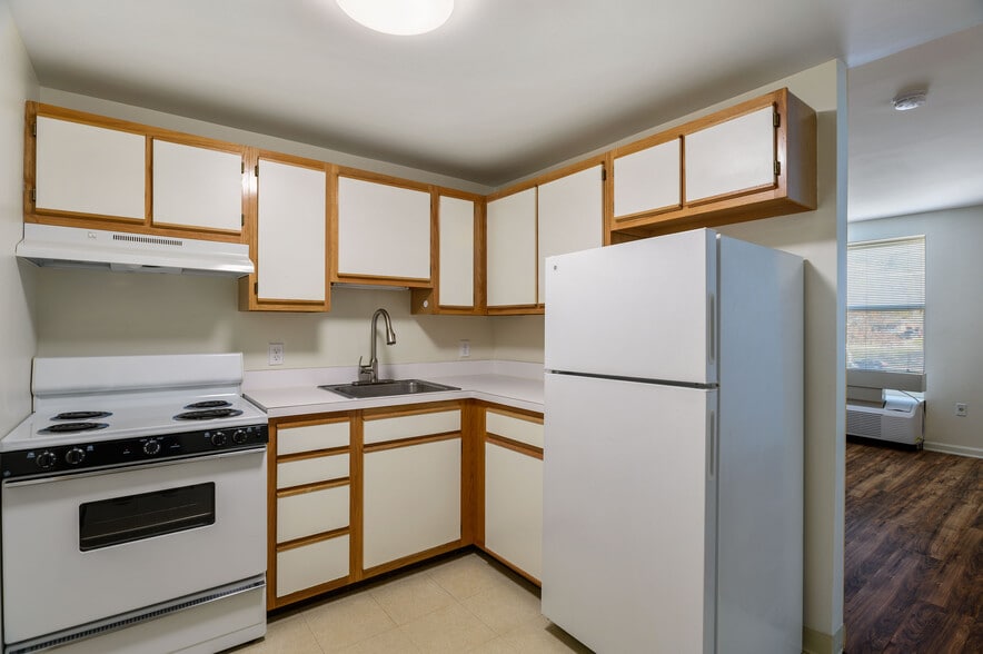 Building Photo - Warren Place Senior Apartments 62+