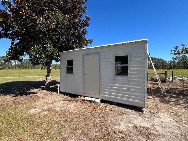 Building Photo - 3 Bedroom 2 Bath home on 1 acre in Wellborn