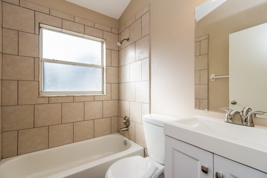 Building Photo - 3318 Cypress Point Cir