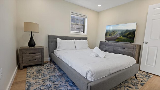 Building Photo - 228 Maryland Park Dr