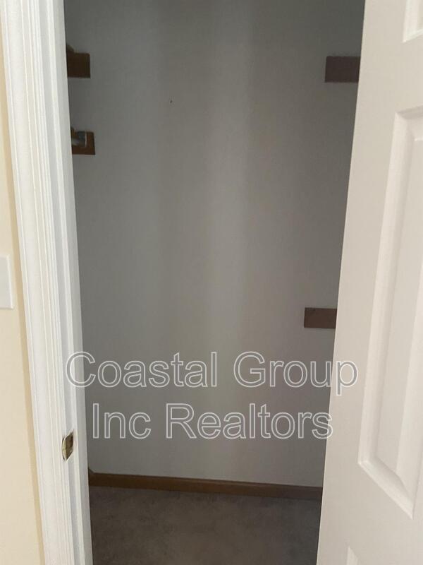 Building Photo - 1020 Colonial Meadows Way