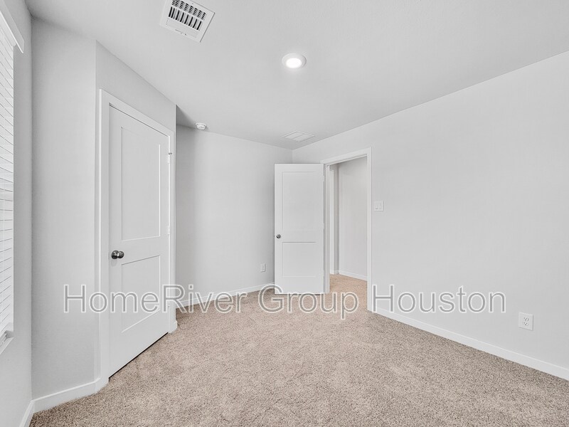 Building Photo - 10735 Red Flagstone Dr