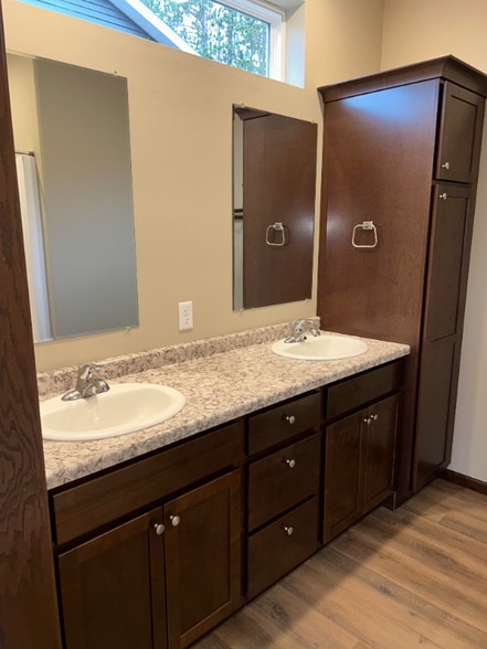 Building Photo - 3619 Doolittle Dr