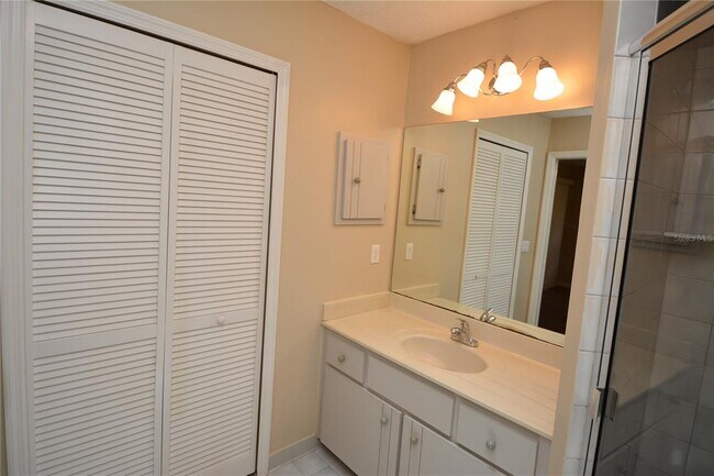 Building Photo - 30 Farmsworth Dr