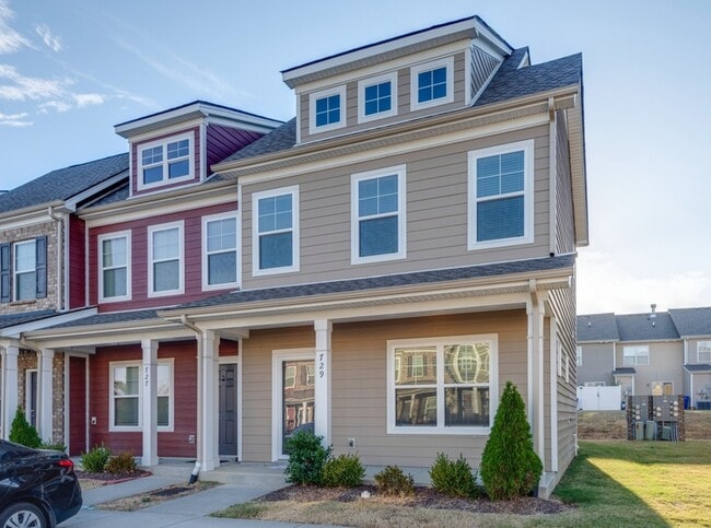 Building Photo - 729 Bradburn Village Way