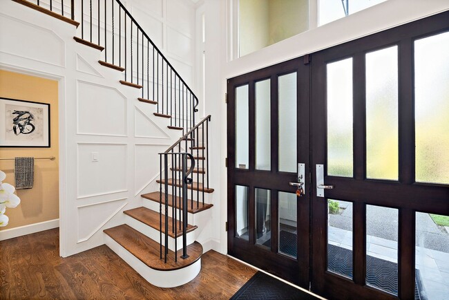 Building Photo - 4Bd/4.5Ba Medina House