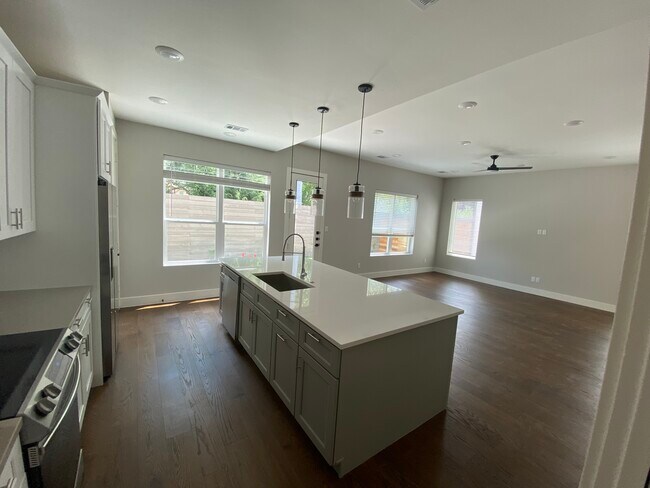 Kitchen - 266 Estates Cir