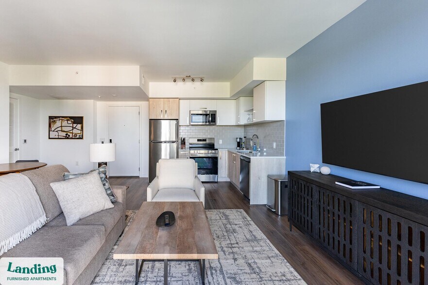 Building Photo - 200 NE 1st Ave