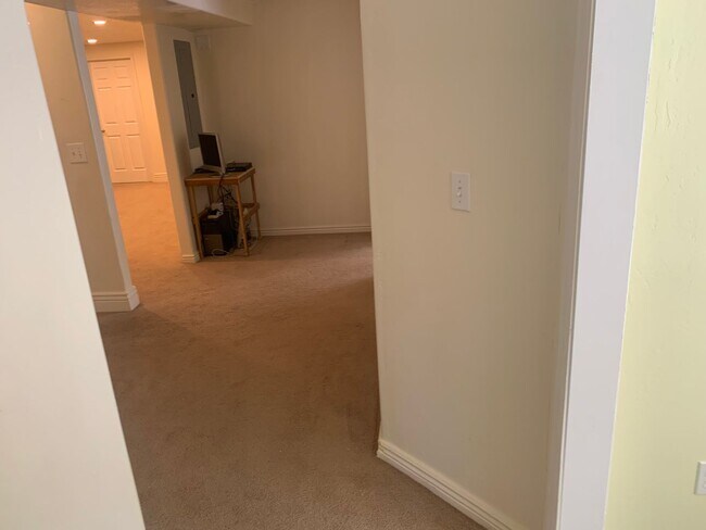 Building Photo - 4 Bed Basement Unit for Rent in PG $1700-1st Month Rent free!