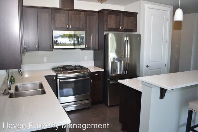 Building Photo - 1 br, 2 bath House - 5105 Grand Loop #109