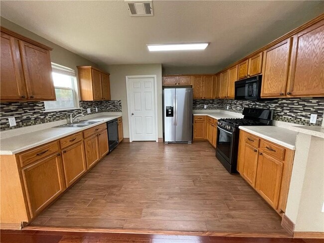 Building Photo - 1825 Golden Sunrise Ln