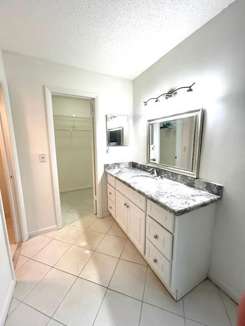 Building Photo - 13886 Vía Flora