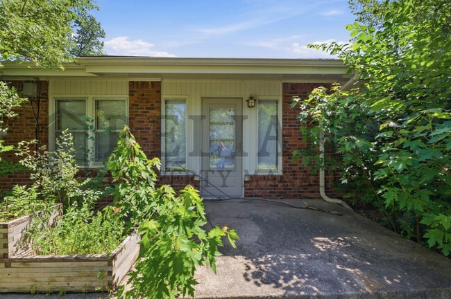 Building Photo - 6216 E Orme St