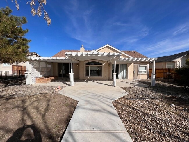 Building Photo - 3-bedroom home in Desert Lakes Golf Community