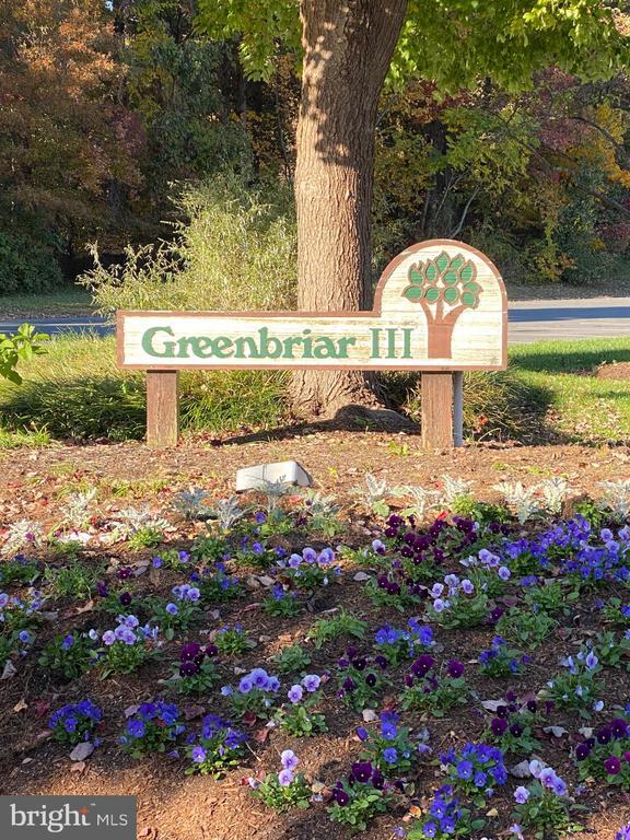 Building Photo - 8009 Mandan Rd