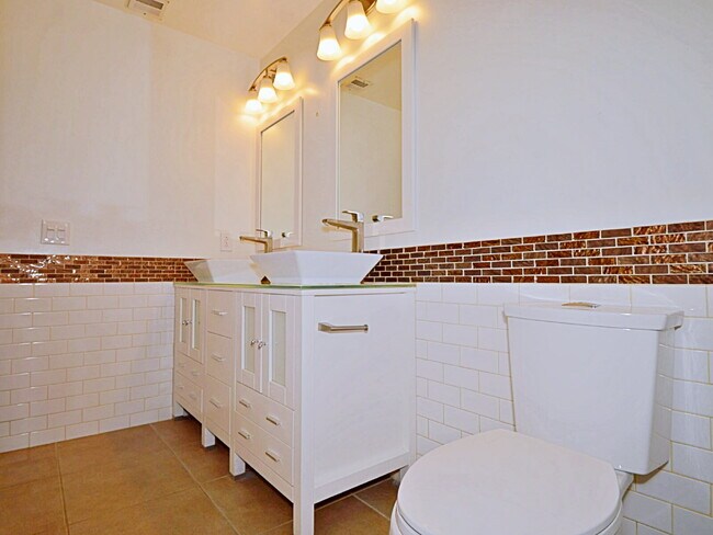 Building Photo - Cozy 3 bed 2 bath Cathedral City home