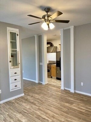 Building Photo - 49 Linden St