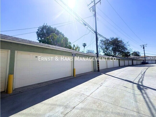 Building Photo - 4541 N Banner Dr