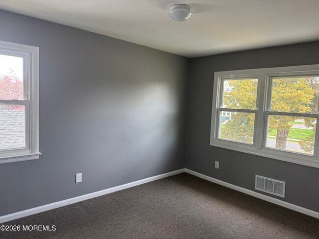 Building Photo - 416 Hooper Ave