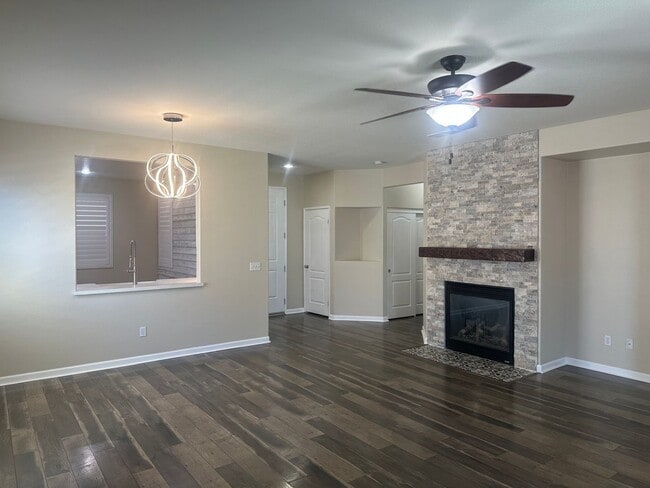 Building Photo - Single Story cul-de-sac 3Beds/2Bath Home i...