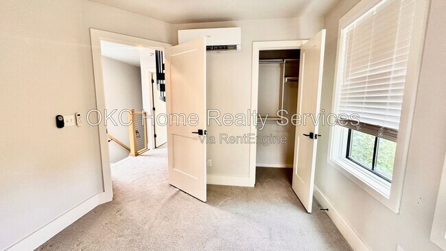 Building Photo - 941 Pedalers Ln