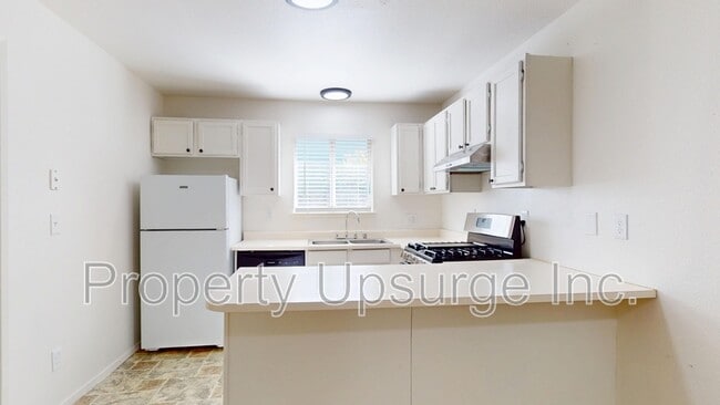 Building Photo - 740 West St