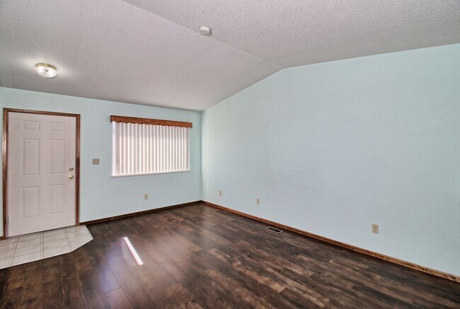 Building Photo - 3218 D 7/8 Rd
