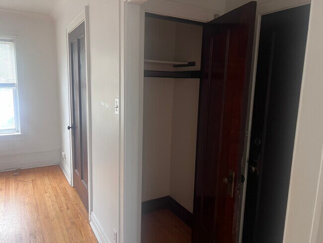 Building Photo - 5907 W Arthington St