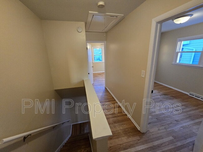 Building Photo - 6901 N 42nd St