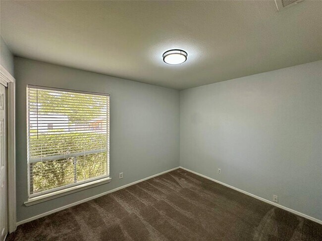 Building Photo - 301 Craigmont Dr