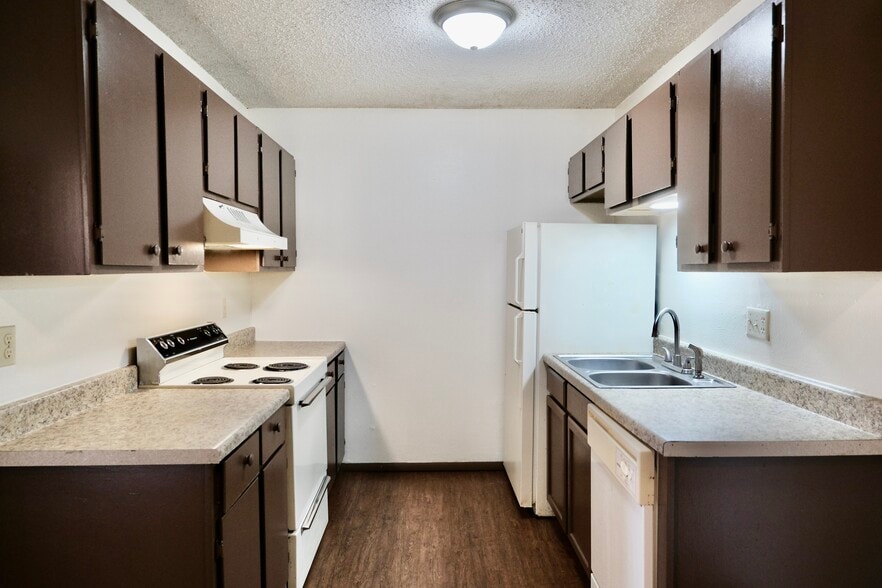 Building Photo - Fox Valley