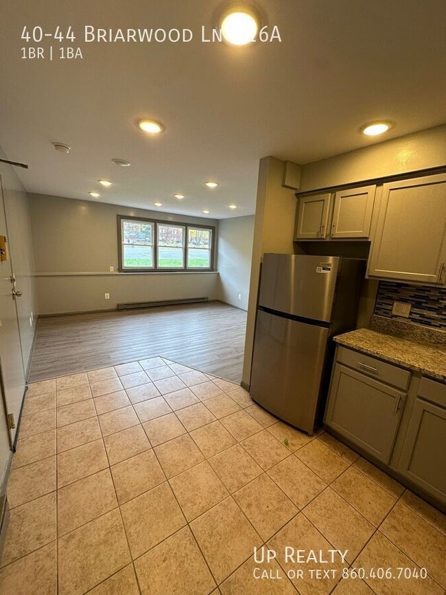 Building Photo - 40-44 Briarwood Ln-16A