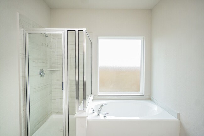 Building Photo - 5463 Grand View Dr