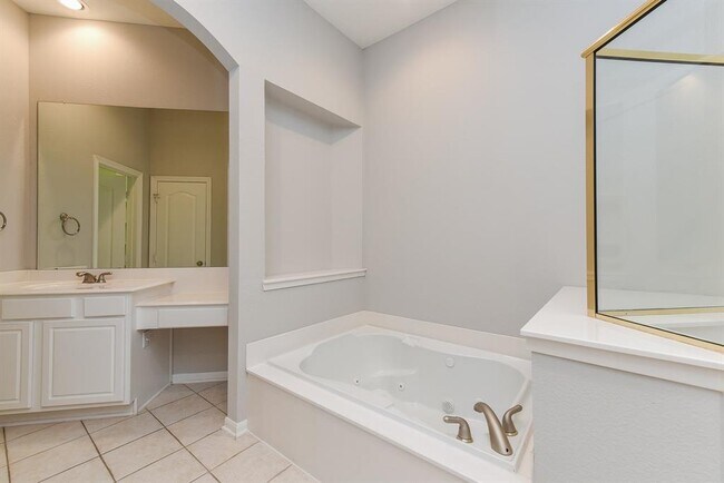 Building Photo - 21822 Mystic Point Ct