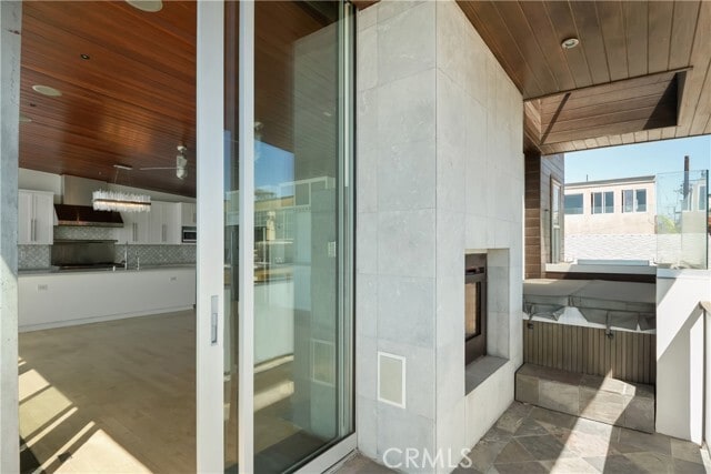 Building Photo - 3316 Crest Dr